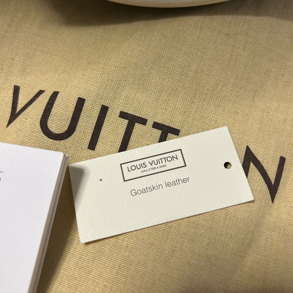 Louis Vuitton Cuir Suhali Blue and Gold Satchel with Trunk-Style Design - Picture 12 of 15